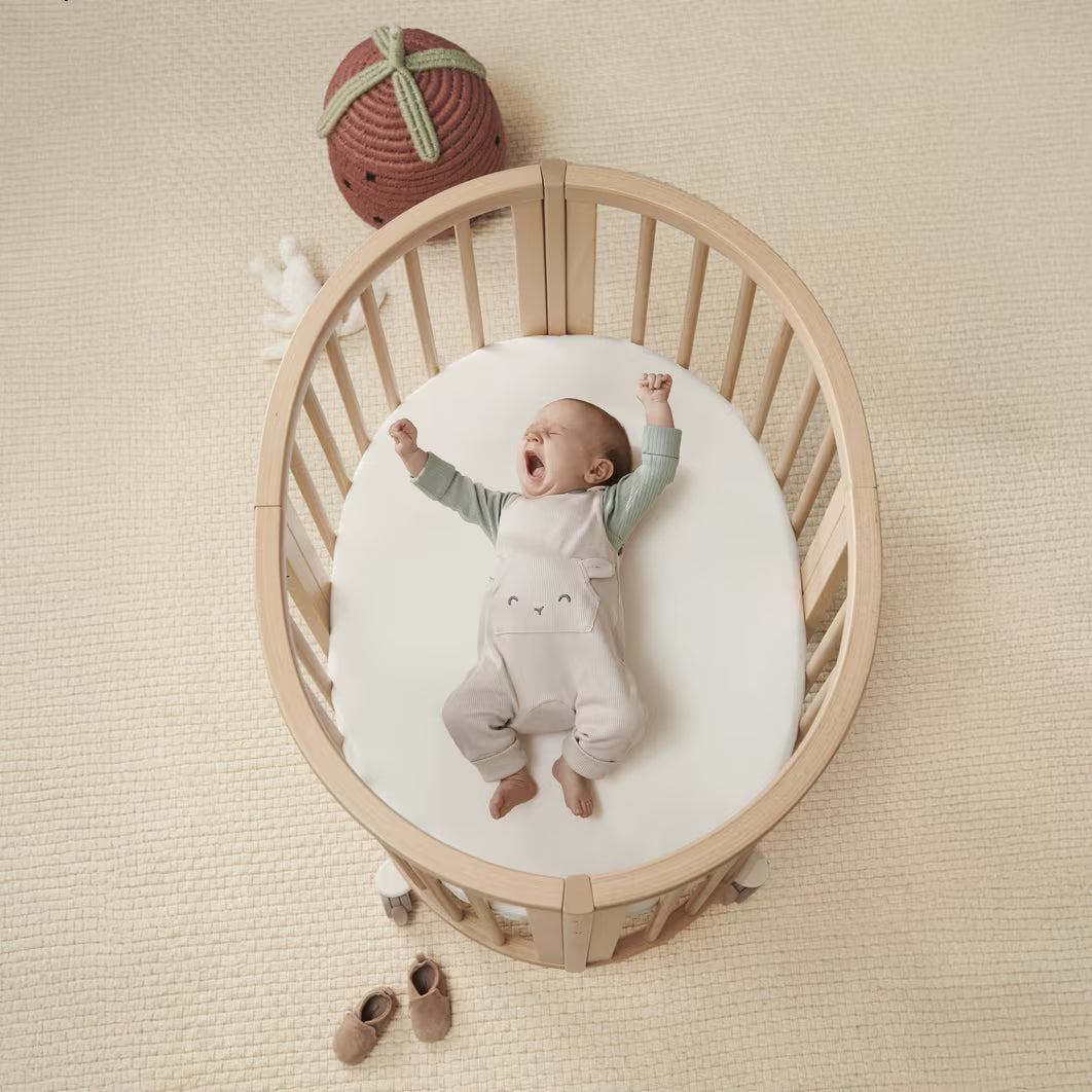 Cuna convertible Sleepi™ 3 en 1 con colchones y kit de extensión.