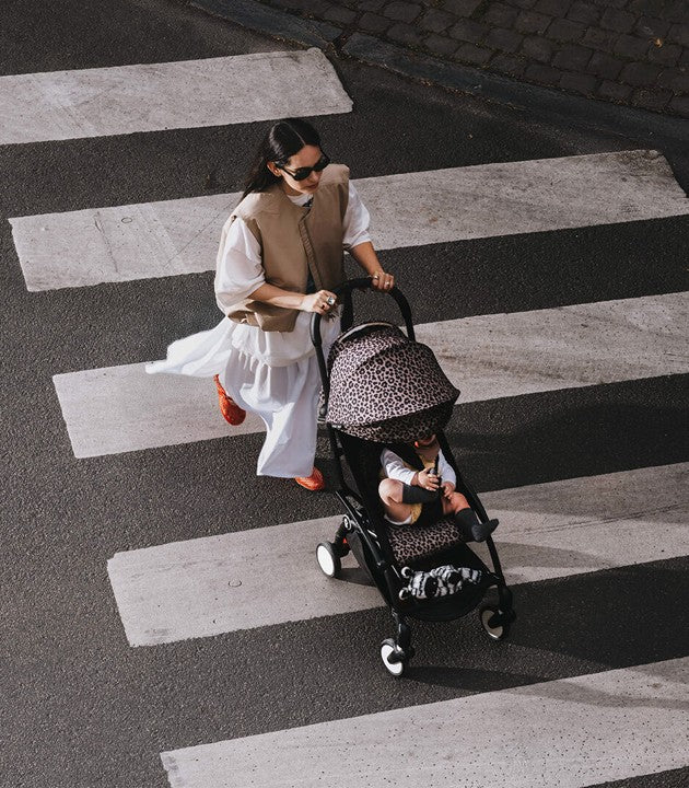 Cochecito Stokke® YOYO® Wild, Blanco con 6+ Leopardo
