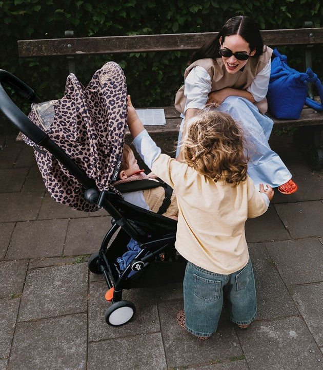 Cochecito Stokke® YOYO® Wild, Negro con 6+ Leopardo