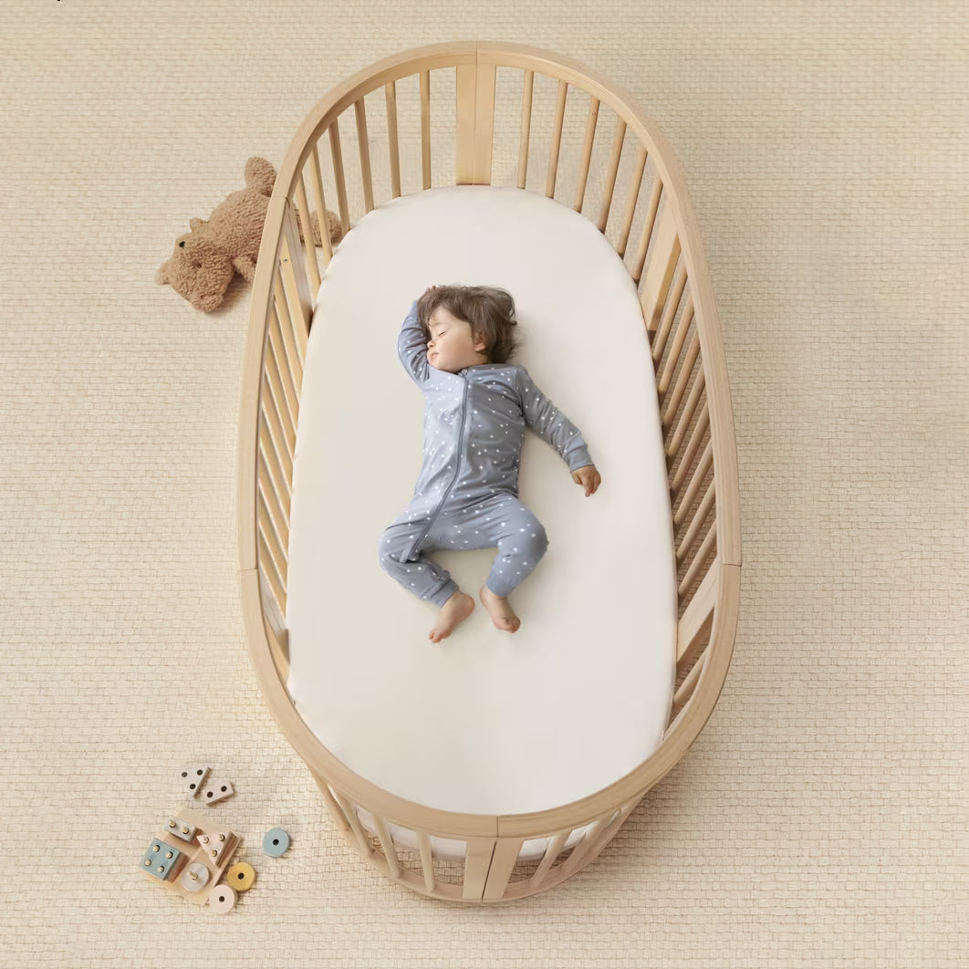 Cuna convertible Sleepi™ 3 en 1 con colchones y kit de extensión.